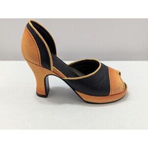 Just The Right Shoe "Retroactive"  Raine 2001 Boxed Willitts Designs 25016 W COA